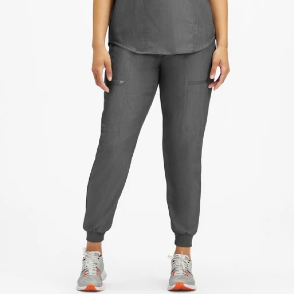 Fabletics On-Call Scrub Jogger in Heather Grey NEW
